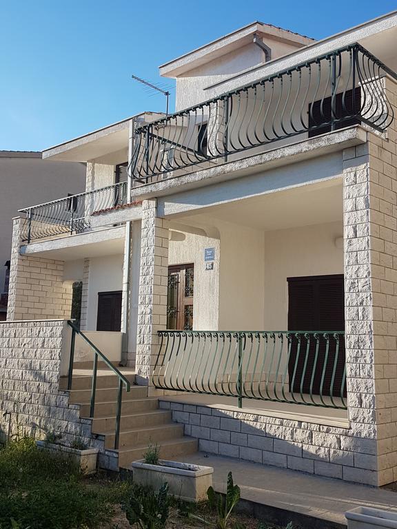 Ante Apartments Duće Eksteriør billede