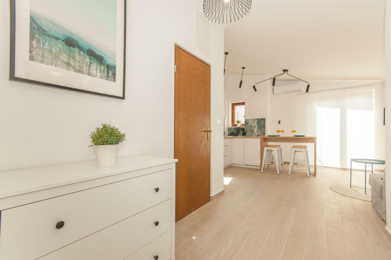 Ante Apartments Duće Eksteriør billede